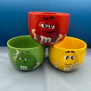 Classic M&M Candy Snack Bowls 8oz Set of 3 Red Green Yellow EUC